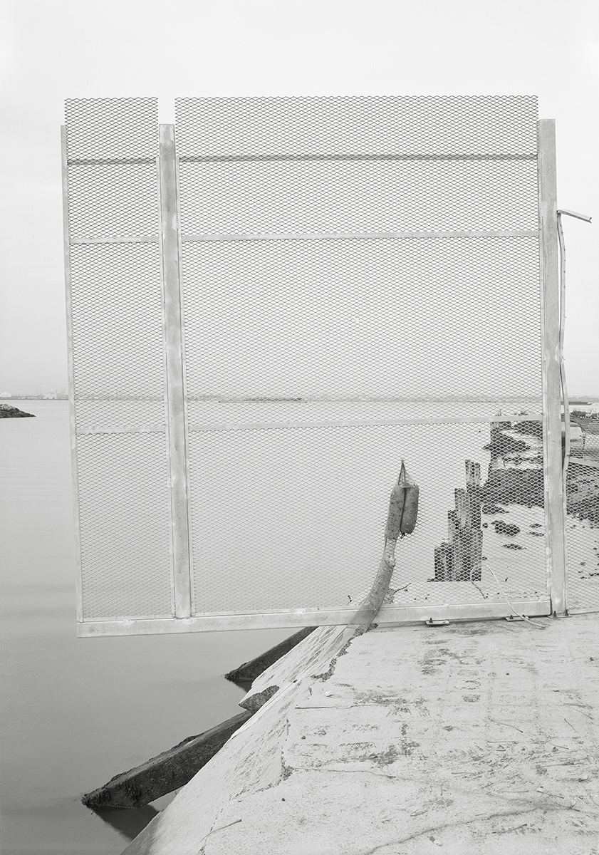 Lukas Hoffmann, Bush Terminal Park I, Brooklyn, 2016, gelatin silver print, 88.5 x 60.5 cm